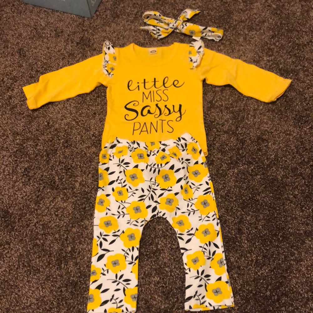 Brand New little girls two piece outfit with bow!